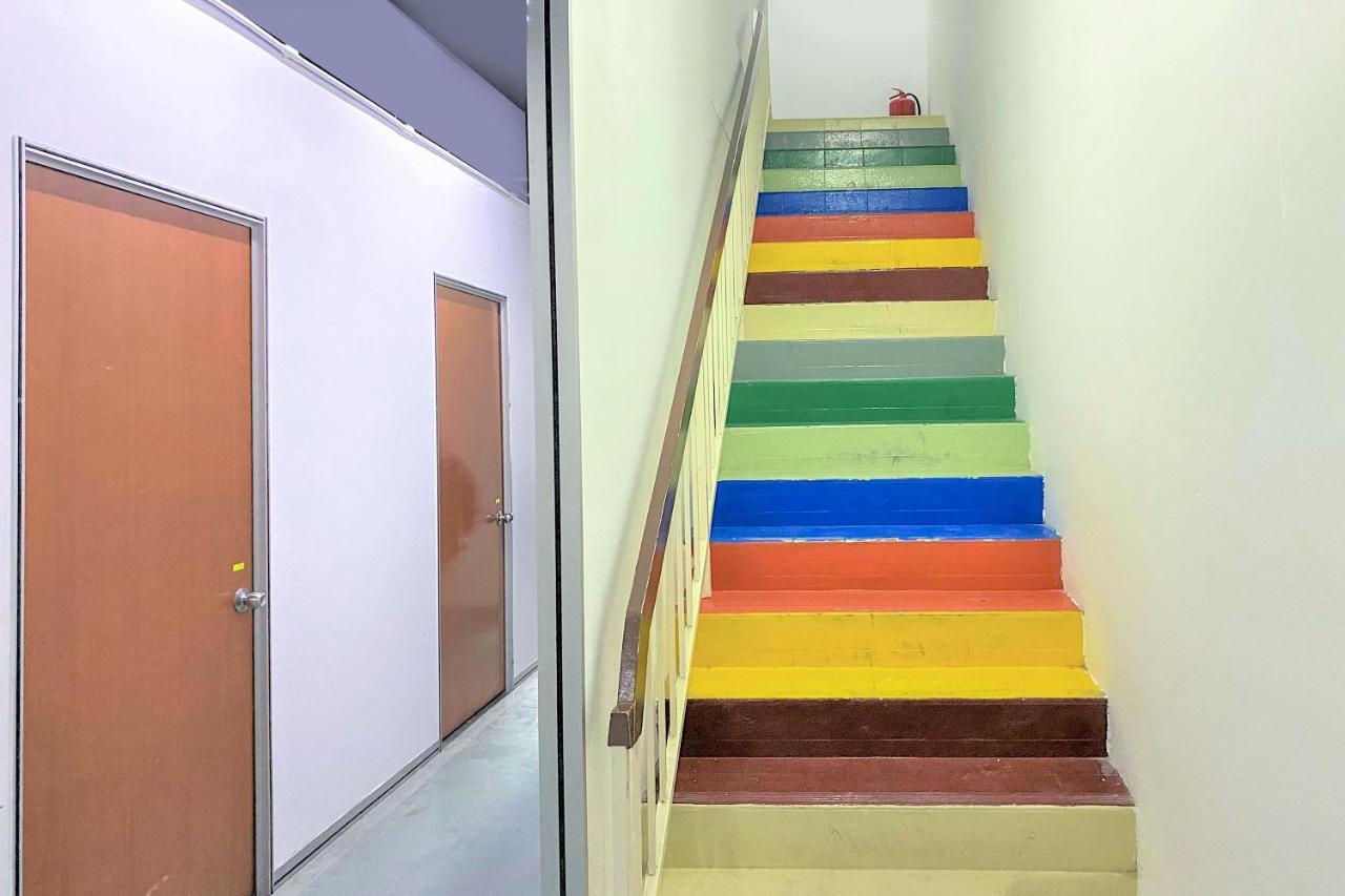 Spot On 90123 Rainbow Guest House Джорджтаун Экстерьер фото